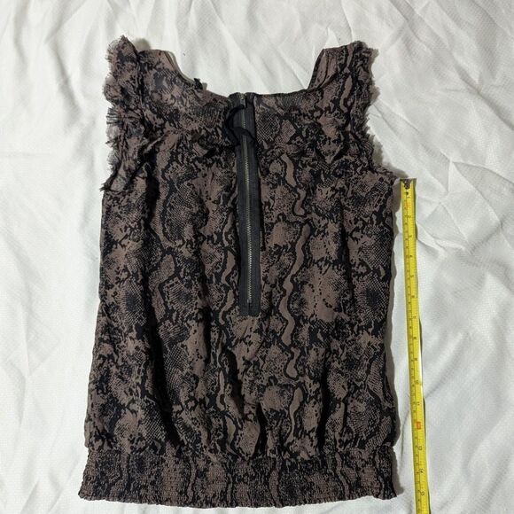 Guess 100% silk Women's Brown Snakeskin Print Blouse EUC - Picture 5 of 8